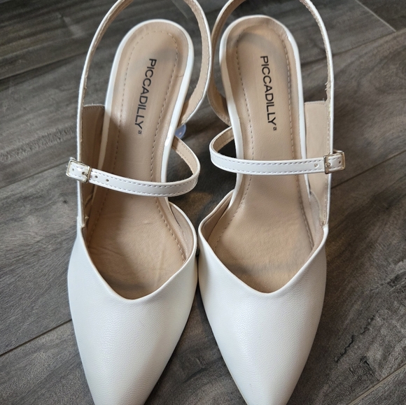 🌈 2 For $48 🌈 White Picadilly Kitten Heels W8 - Picture 3 of 3